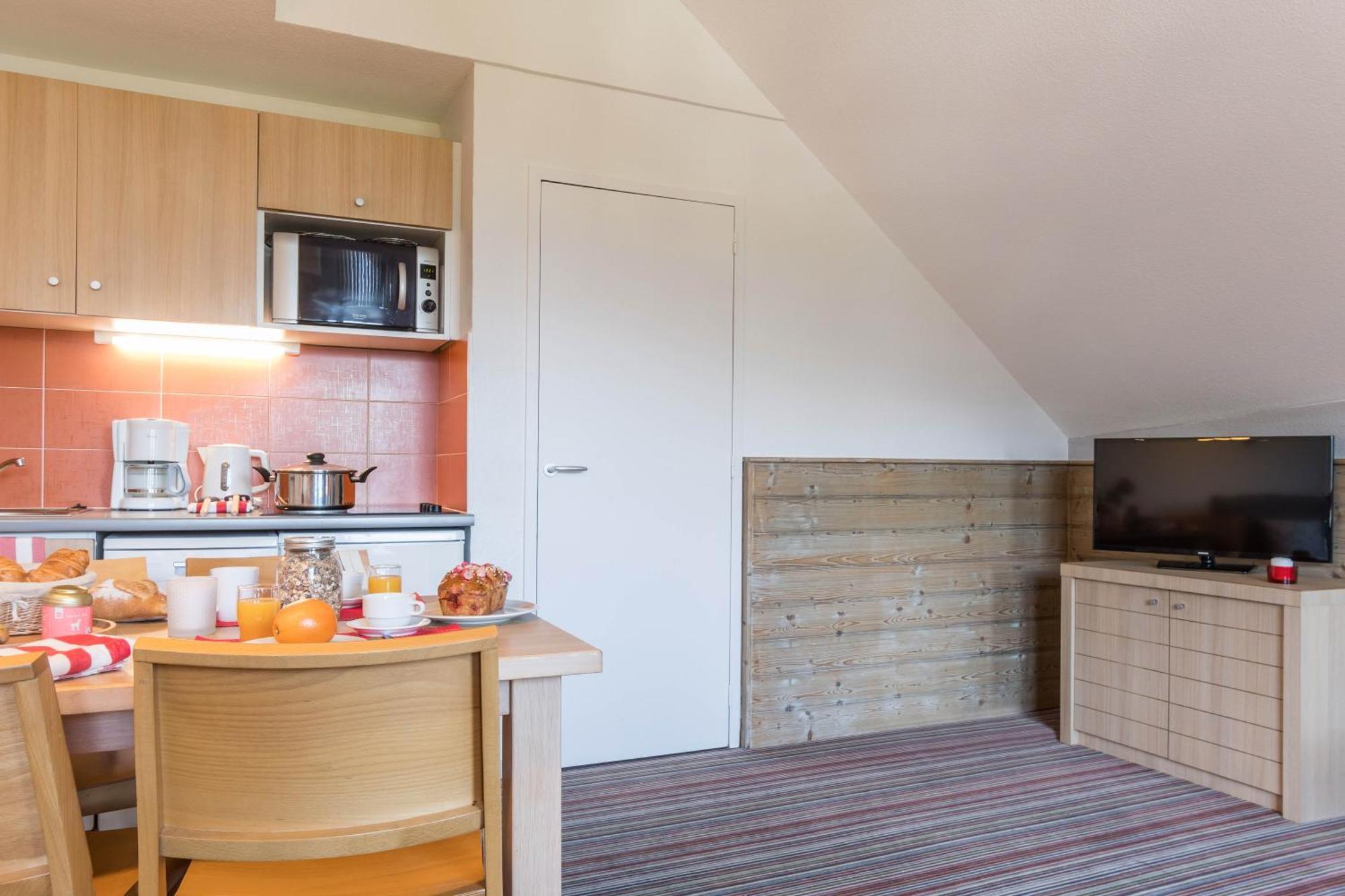 לה טניה Residence Pierre & Vacances Le Britania מראה חיצוני תמונה